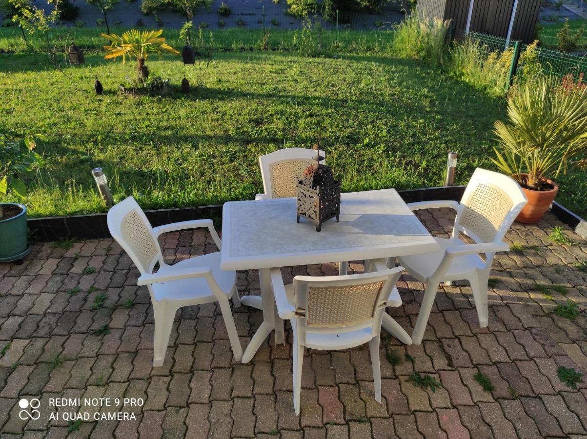 Ferienwohnung Chez Driss Crévin Exterior foto